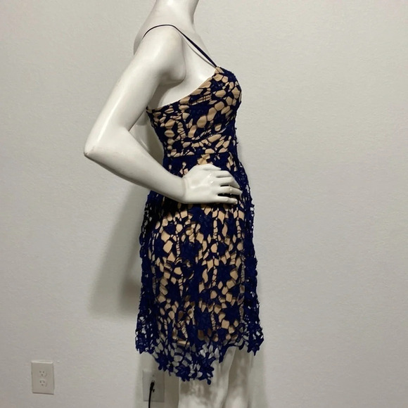 Dina be Blue Lace Dress - Picture 5 of 8